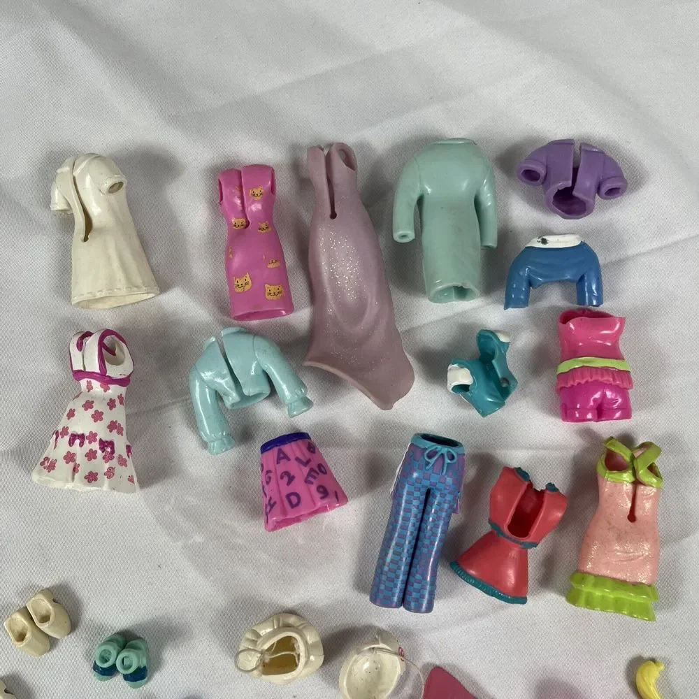 Polly Pocket Dolls & Clothes Lot Dresses Shoes Purses Shirts Pants Outfits‎
